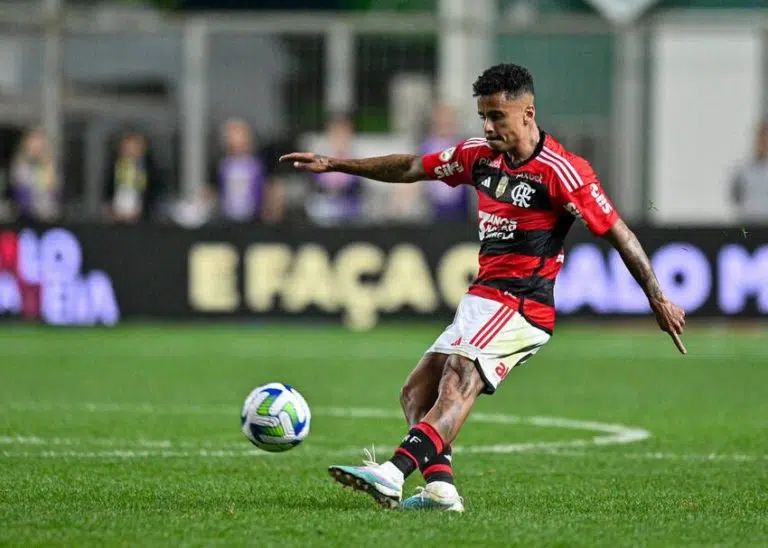 ALLAN ESTA EM FASE FINAL DE RECUPERAÇÃO E TEM RETORNO AOS GRAMADOS PELO FLAMENGO ANTECIPADO