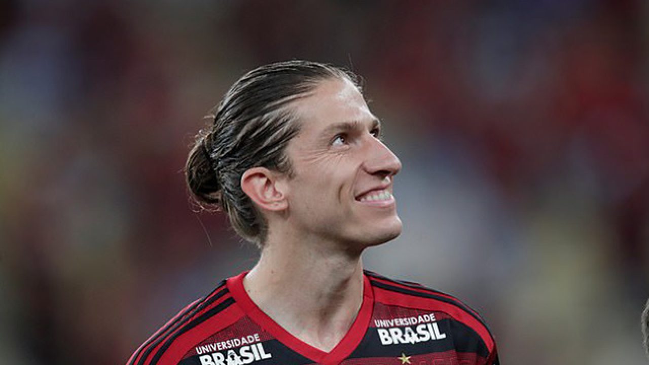 "TE QUEREM DE VERDADE"! FILIPE LUÍS REVELA QUE ESPOSA O CONVENCEU A JOGAR NO FLAMENGO