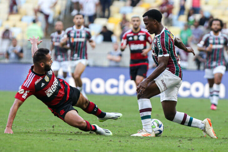 TÉCNICO DO FLUMINENSE NEGA QUE TENHA ESCALADO UM TIME COMO "EXPERIMENTO" PARA O CLÁSSICO CONTRA O FLAMENGO