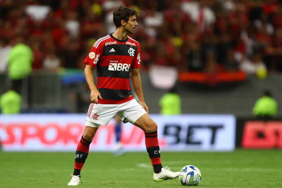 RODRIGO CAIO FALA SOBRE FORMA FÍSICA E CUTUCA PASSAGEM DO SAMPAOLI NO FLAMENGO