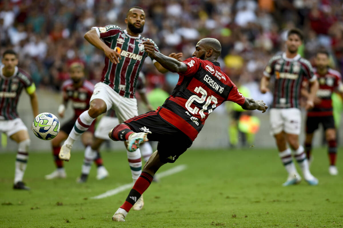 FLAMENGO E MERCADO LIVRE REALIZAM NOVAS RODADAS DE CUPONS NOS UNIFORMES  PARA PROMOVER A BLACK FRIDAY