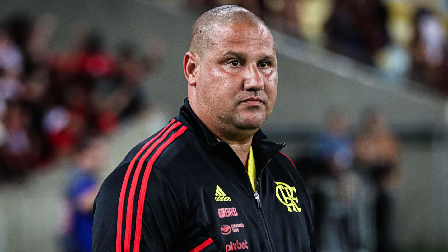 TÉCNICO MÁRIO JORGE MOSTRA CONFIANÇA COM ELENCO DO FLAMENGO NA COPINHA