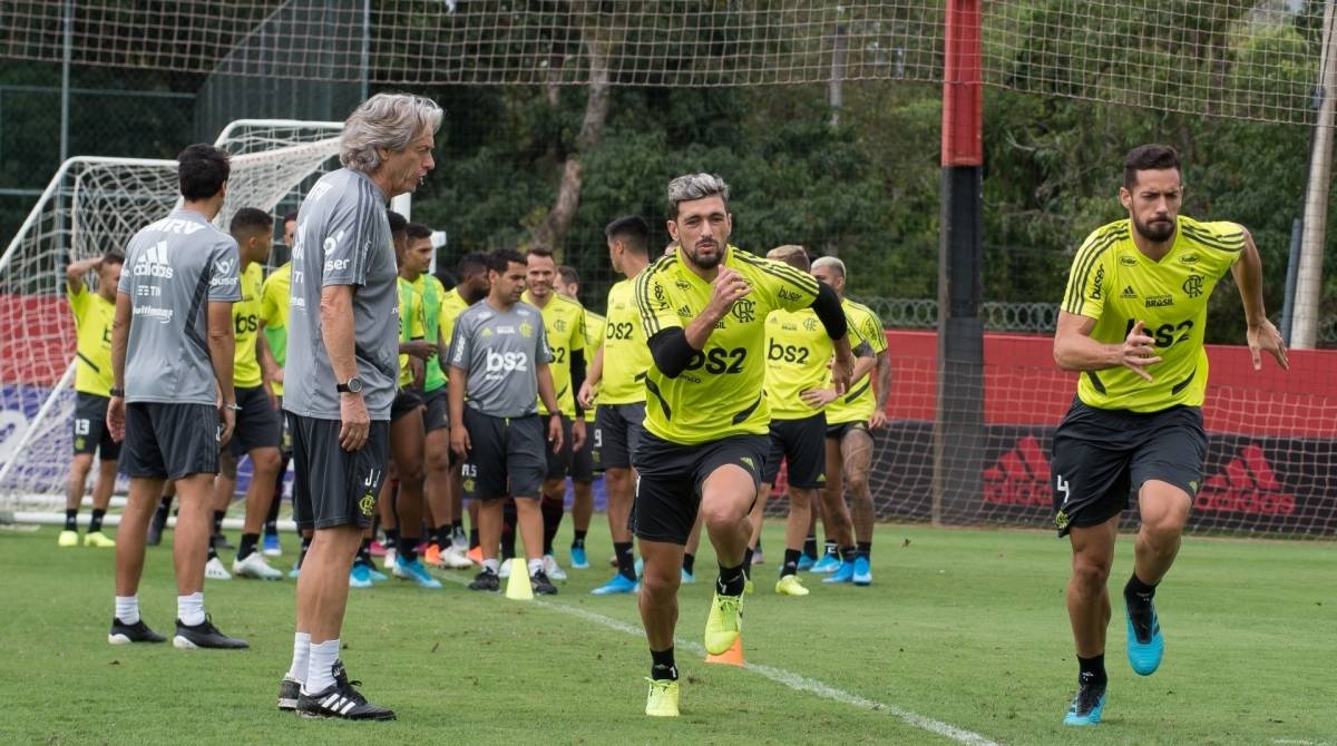 OLHA ESSA! FILIPE LUÍS REVELA QUE TÉCNICO MULTICAMPEÃO COM O FLAMENGO MANTÉM O SONHO DE VOLTAR AO CLUBE