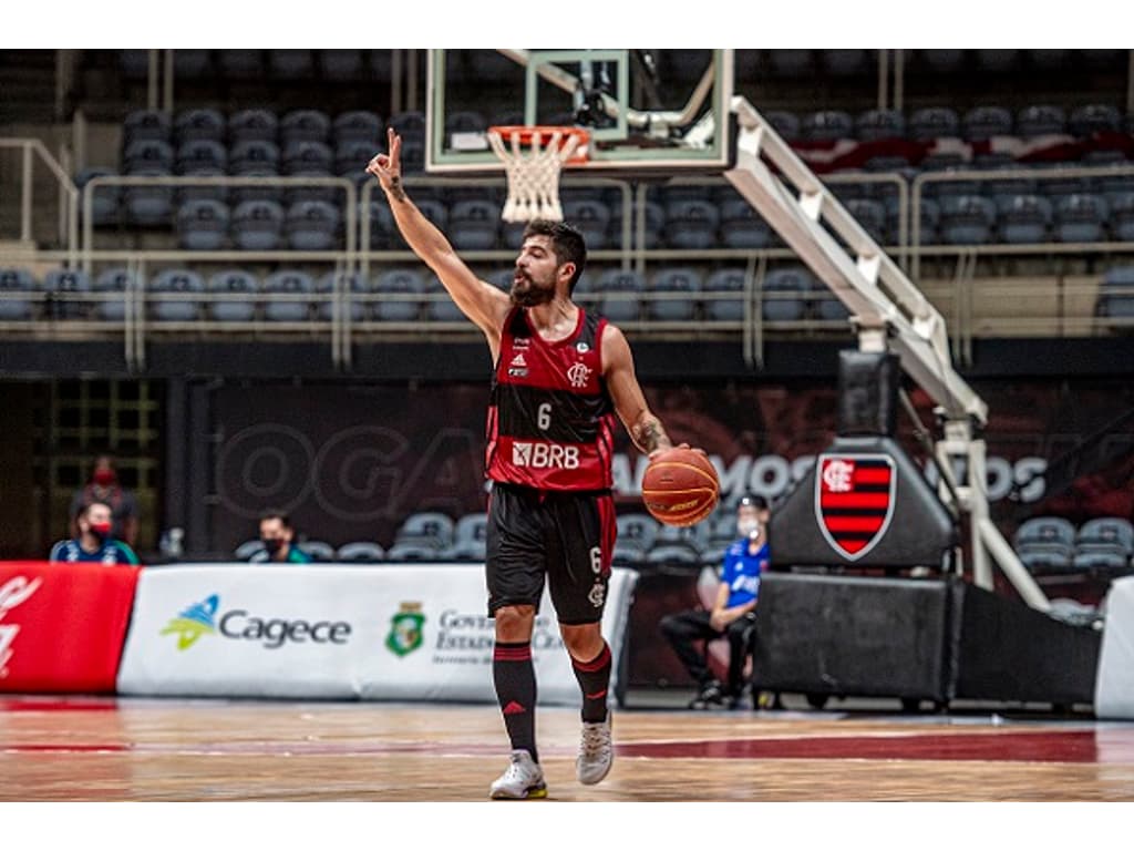 ARMADOR DO FLABASQUETE, BABI COMEMORAR EVOLUÇÃO DO TIME NO NBB