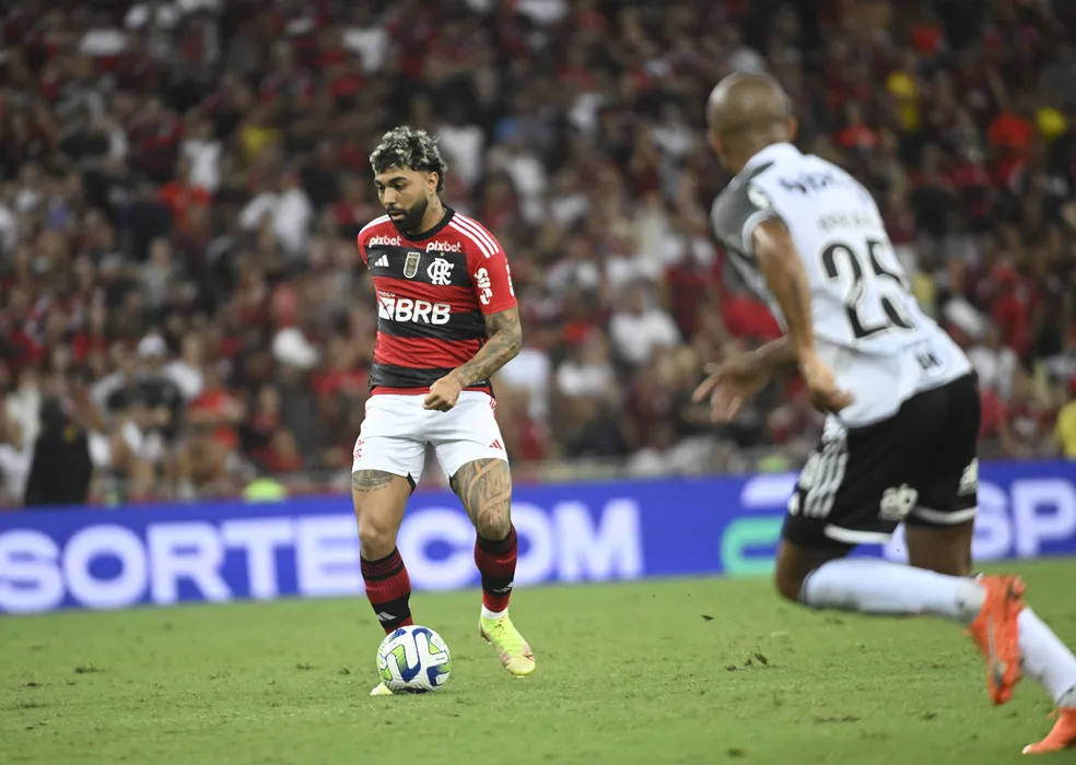 GABIGOL EXPÕE INSATISFAÇÃO E REVELAÇÕES SOBRE LESÕES E RESERVAS NO FLAMENGO E PLANOS PARA 2024