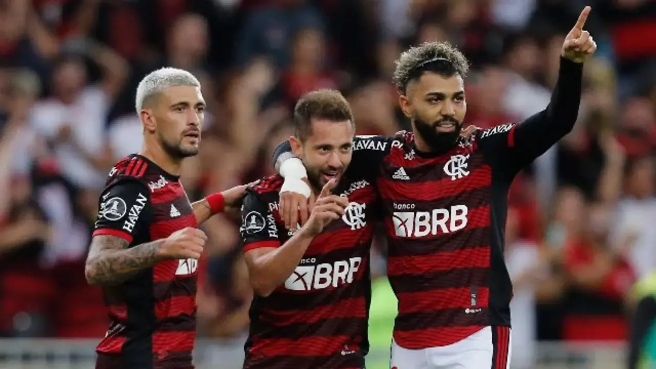 JORNALISTA AFIRMA QUE NEGOCIAÇÕES POR RENOVAÇÃO DE ÍDOLO DO FLAMENGO NÃO SERÃO FÁCEIS NOS BASTIDORES