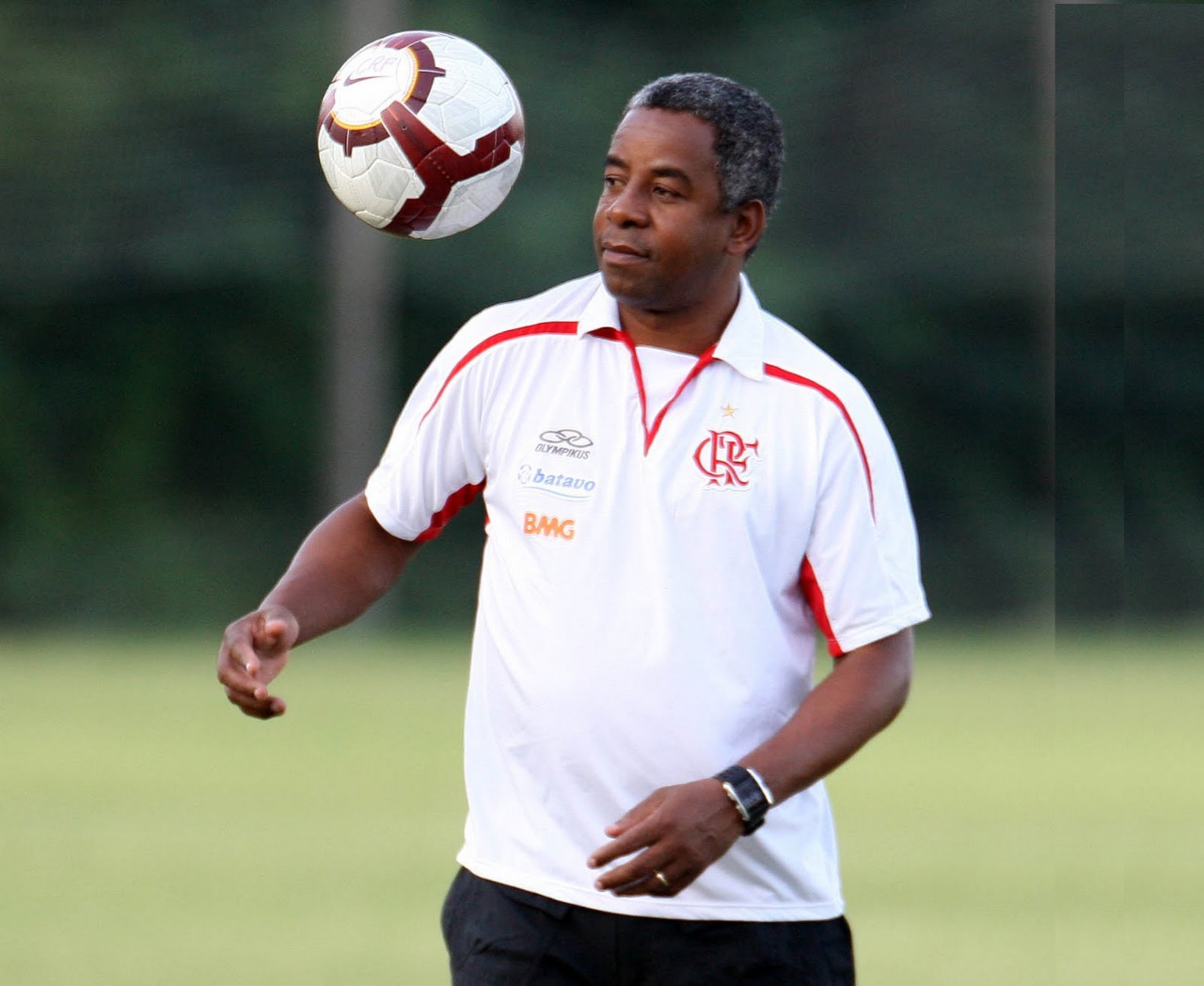 ÍDOLO DO FLAMENGO, ANDRADE CONVIDA TORCEDORES PARA UMA TARDE DE AUTÓGRAFOS EM NITERÓI