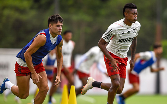 Luiz Araújo treina pela primeira vez como jogador do Flamengo