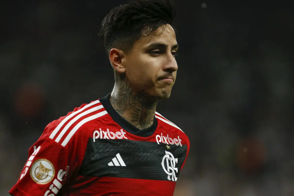 FLAMENGO BUSCA RENOVAÇÃO CONTRATUAL DE ERIC PULGAR PARA GARANTIR PERMANÊNCIA NO ELENCO EM 2024