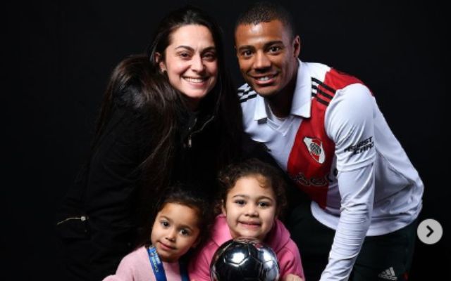 NOVELA DE LA CRUZ NO FLAMENGO COMEÇA A TER DESFECHOS FINAIS, CORRETORA DE IMÓVEIS E ESPOSA DO JOGADOR INTERAGEM NAS REDES SOCIAIS