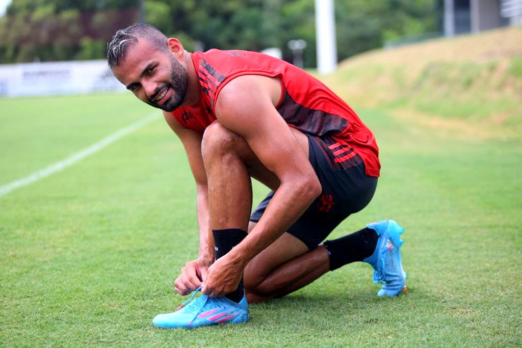 THIAGO MAIA SEGUE TREINANDO SEPARADO E FUTURO NO FLAMENGO É INCERTO