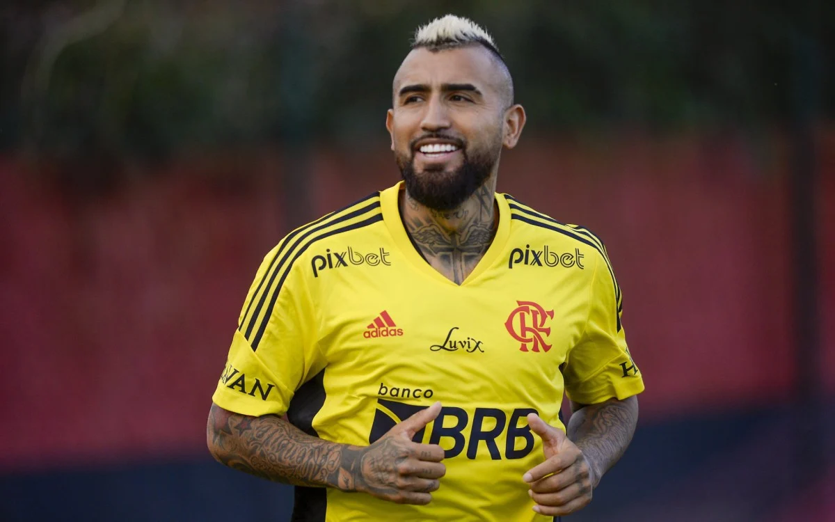 VIDAL CITA O FLAMENGO EM SUA CHEGADA AO COLO COLO - CONFIRA