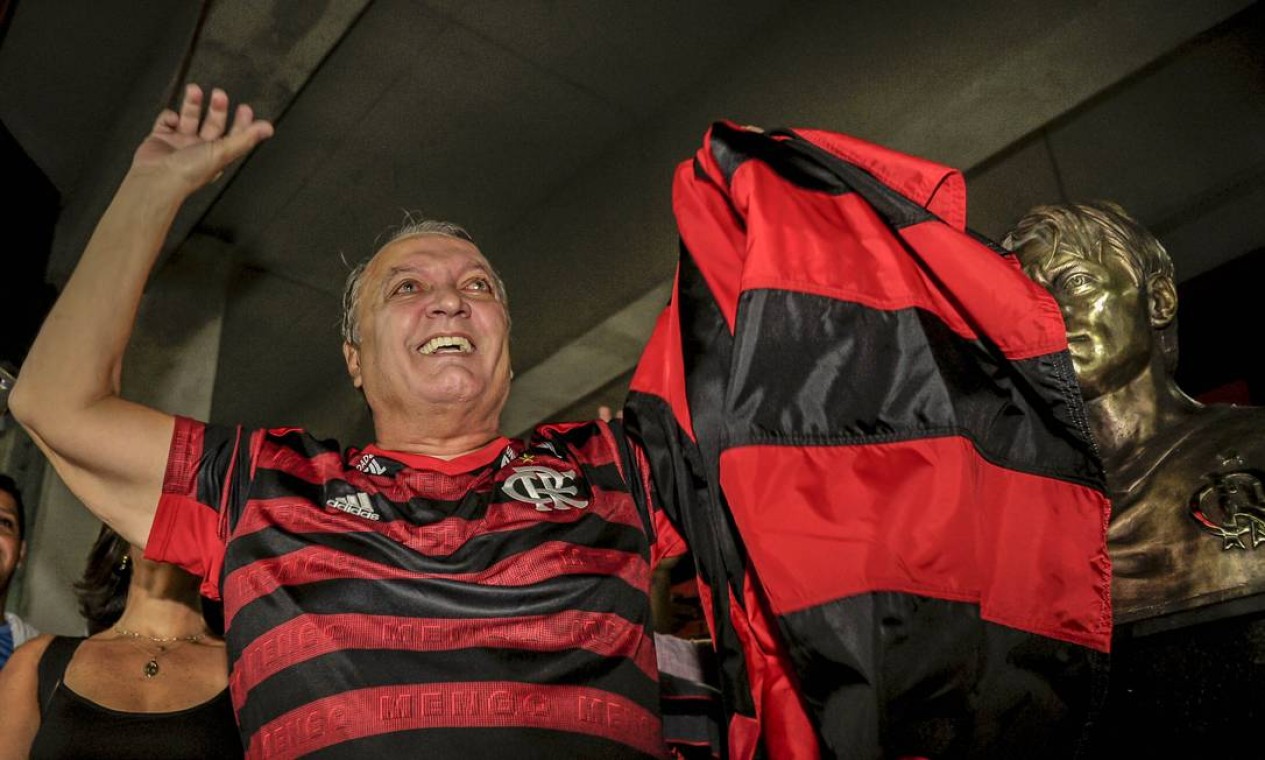 LEANDRO, ÍDOLO ETERNO DO FLAMENGO, PARTICIPARÁ DE EVENTO COM FOTOS E AUTPOGRAFOS COM RUBRO-NEGROS