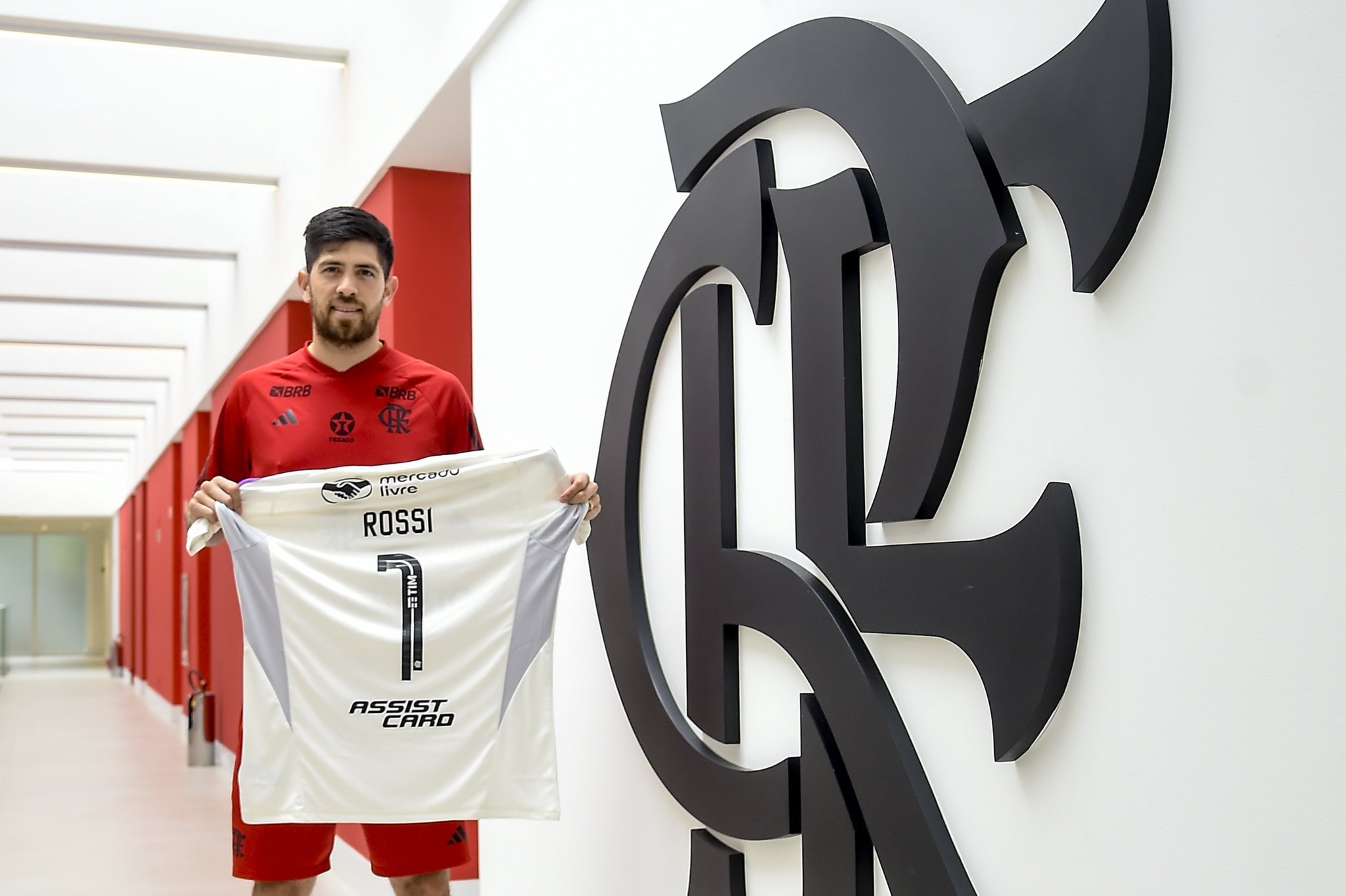 FLAMENGO NÃO PERDE TEMPO E ANUNCIA SEU NOVO CAMISA 1