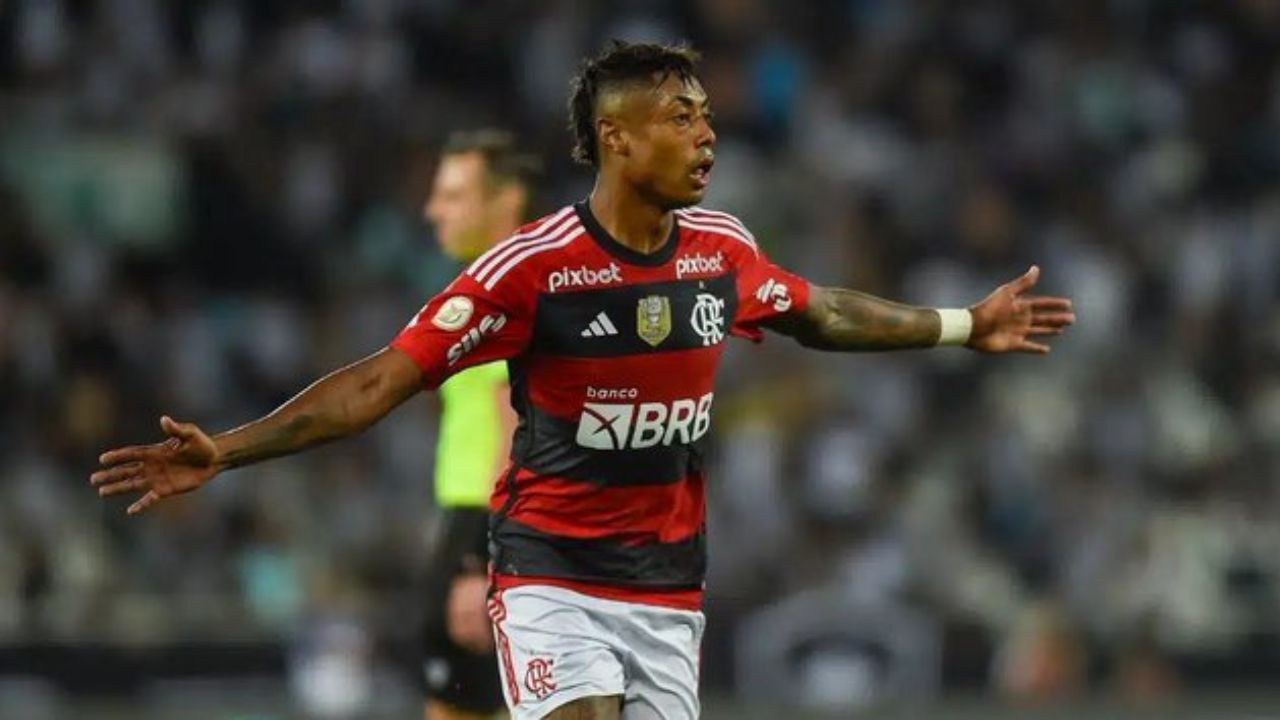 APÓS LONGA NOVELA, FLAMENGO ANUNCIA RENOVAÇÃO COM BRUNO HENRIQUE