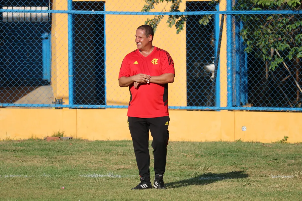 MÁRIO JORGE DEFINE NO TREINO DA MANHÃ DESTE SÁBADO, O TIME QUE VAI ENCARAR O NOVA IGUAÇU PELO CARIOCÃO