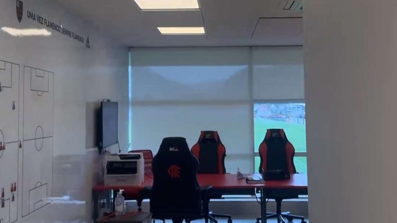 DIRIGENTE DO FLAMENGO DIVULGA SALA DE TITE NO NINHO DO URUBU EM SEU INSTAGRAM (COM VÍDEO)