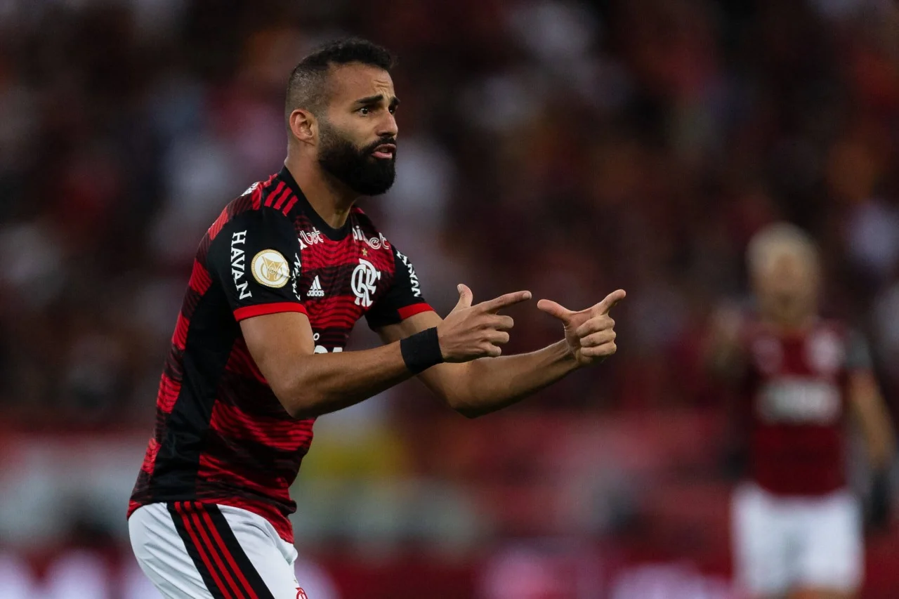 PRESIDENTE DO FLAMENGO REVELA REAL SITUAÇÃO SOBRE SAÍDA DE THIAGO MAIA PARA O INTERNACIONAL