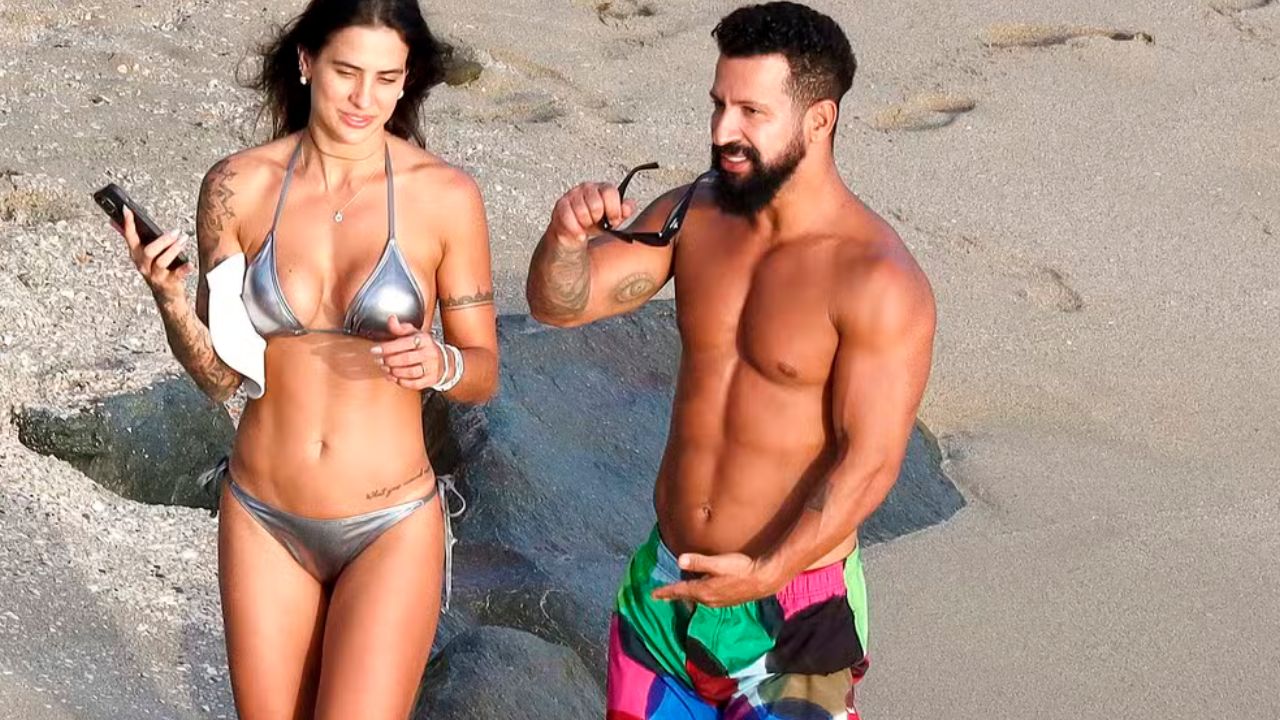 DENNIS DJ É FLAGRADO CURTINDO PRAIA NO CARIBE EM VIAGEM ROMÂNTICA COM A NAMORADA