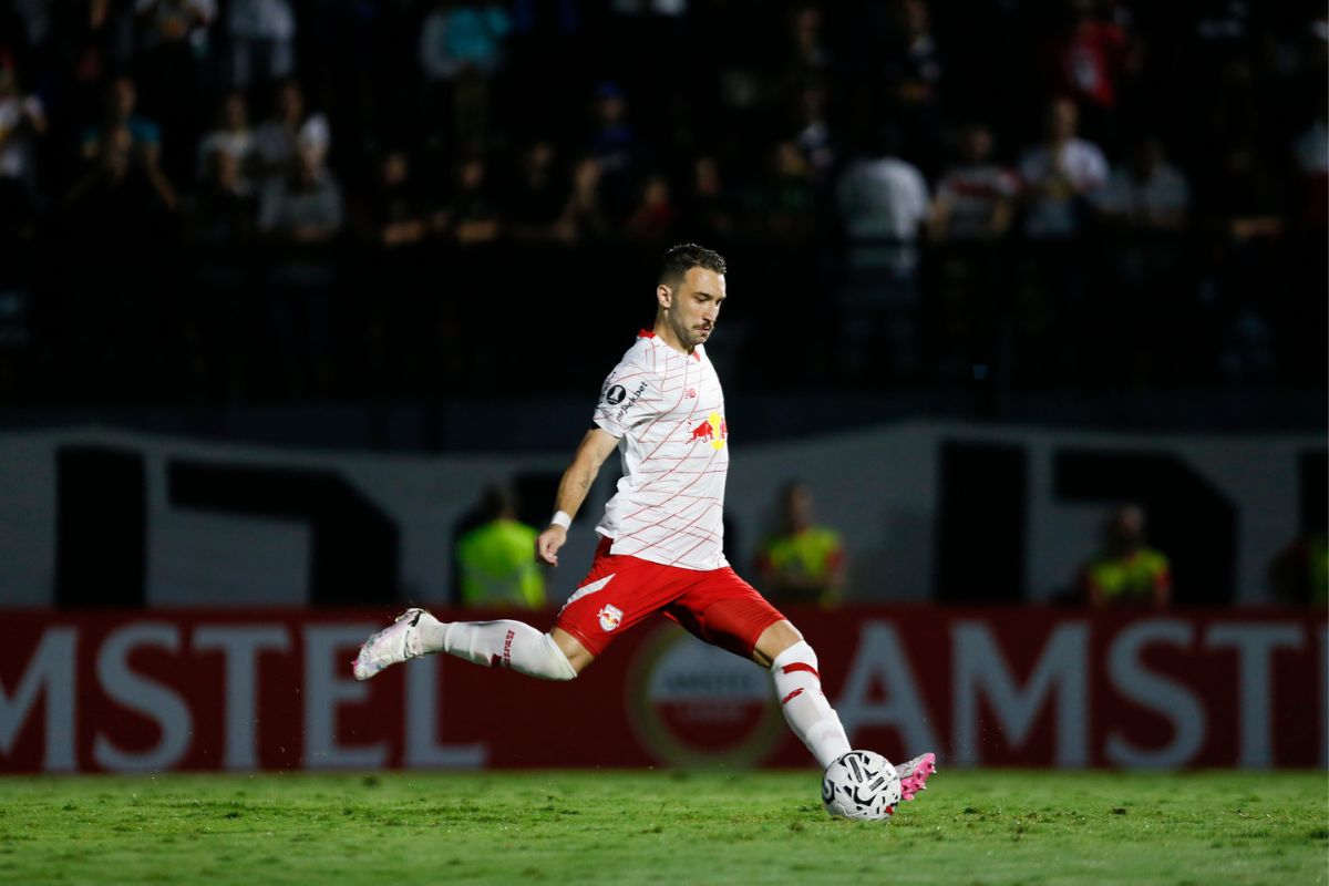 A NOVELA CONTINUA! FLAMENGO ACEITA SUBIR VALOR PARA TER LÉO ORTIZ, MAS ESBARRA EM CONDIÇÃO DO BRAGANTINO