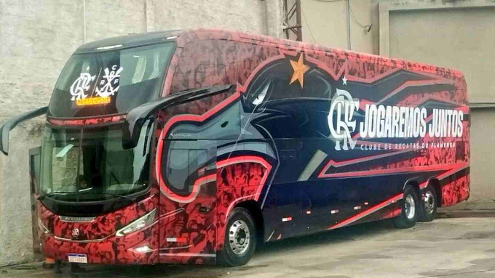 FLAMENGO REVELA NOVO LAYOUT PARA O ÔNIBUS DO ELENCO PROFISSIONAL, AFIRMA JORNALISTA