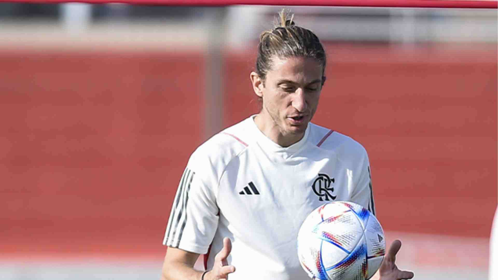 Filipe luís tem o clássico contra o Fluminense pela frente. Foto: Gilvan de Sousa/CRF