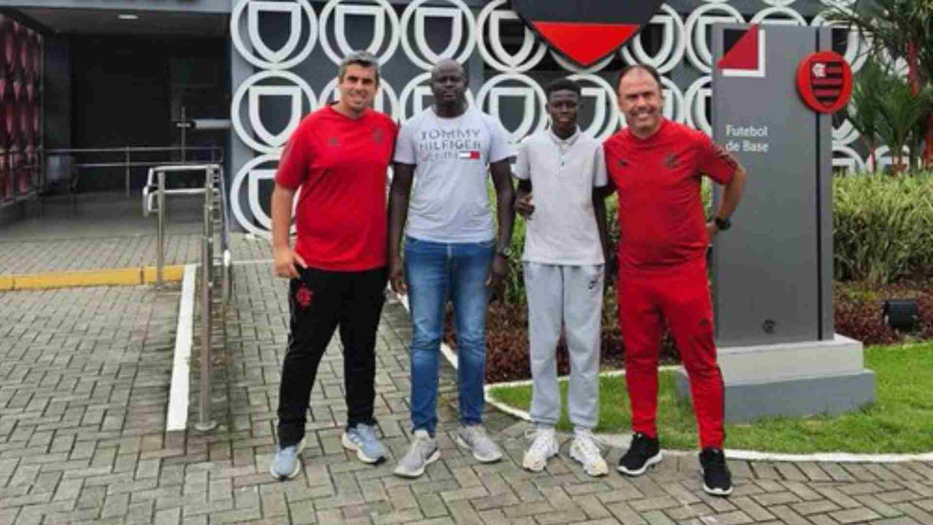 FLAMENGO APROVA JOVEM SENEGALÊS DE 10 ANOS PARA SUAS CATEGORIAS DE BASE