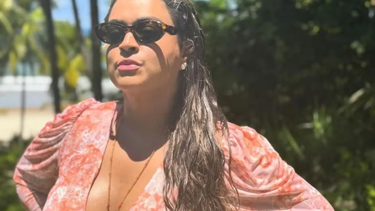 PRETA GIL COMPARTILHA COM SEGUIDORES FOTOS DE BIQUÍNI E DIA DE PISCINA COM A FAMÍLIA