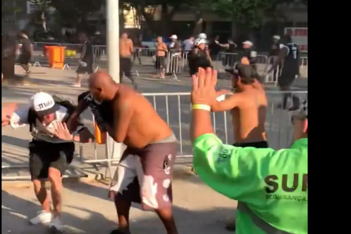 CENAS LAMENTÁVEIS! TORCEDORES PAULISTAS ENTRARAM EM CONFRONTO COM A POLÍCIA MILITAR DO RIO