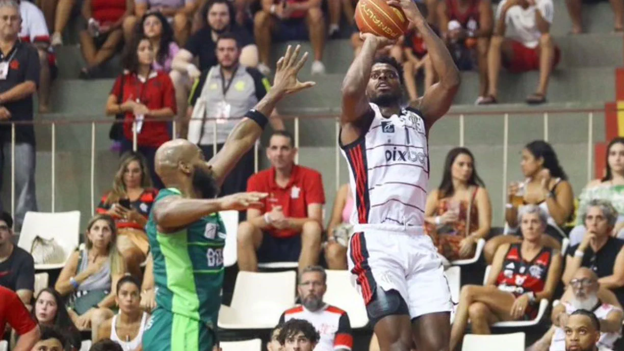 FOTOS: FLAMENGO 92 X 61 BAURU - JOGO 1 DA SEMIFINAL DO NBB