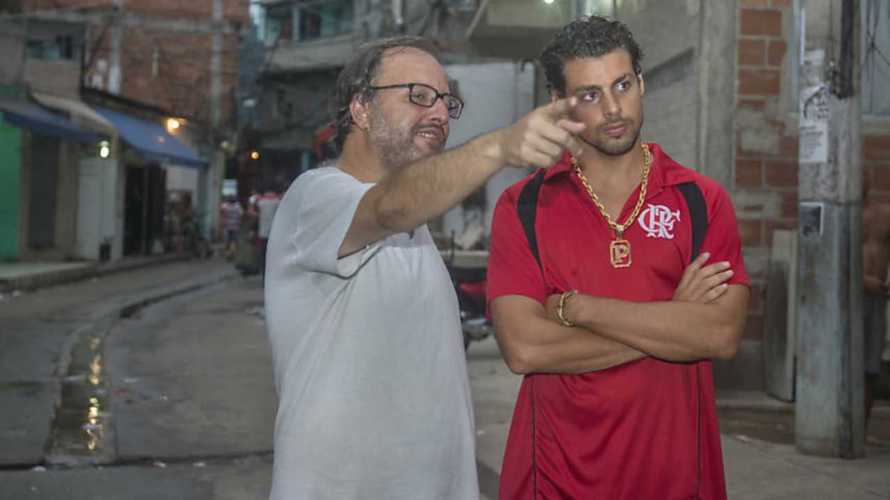 CAUÃ REYMOND RECEBE APOIO DE FÃS APÓS ENVENENAMENTO DE SEUS CACHORROS