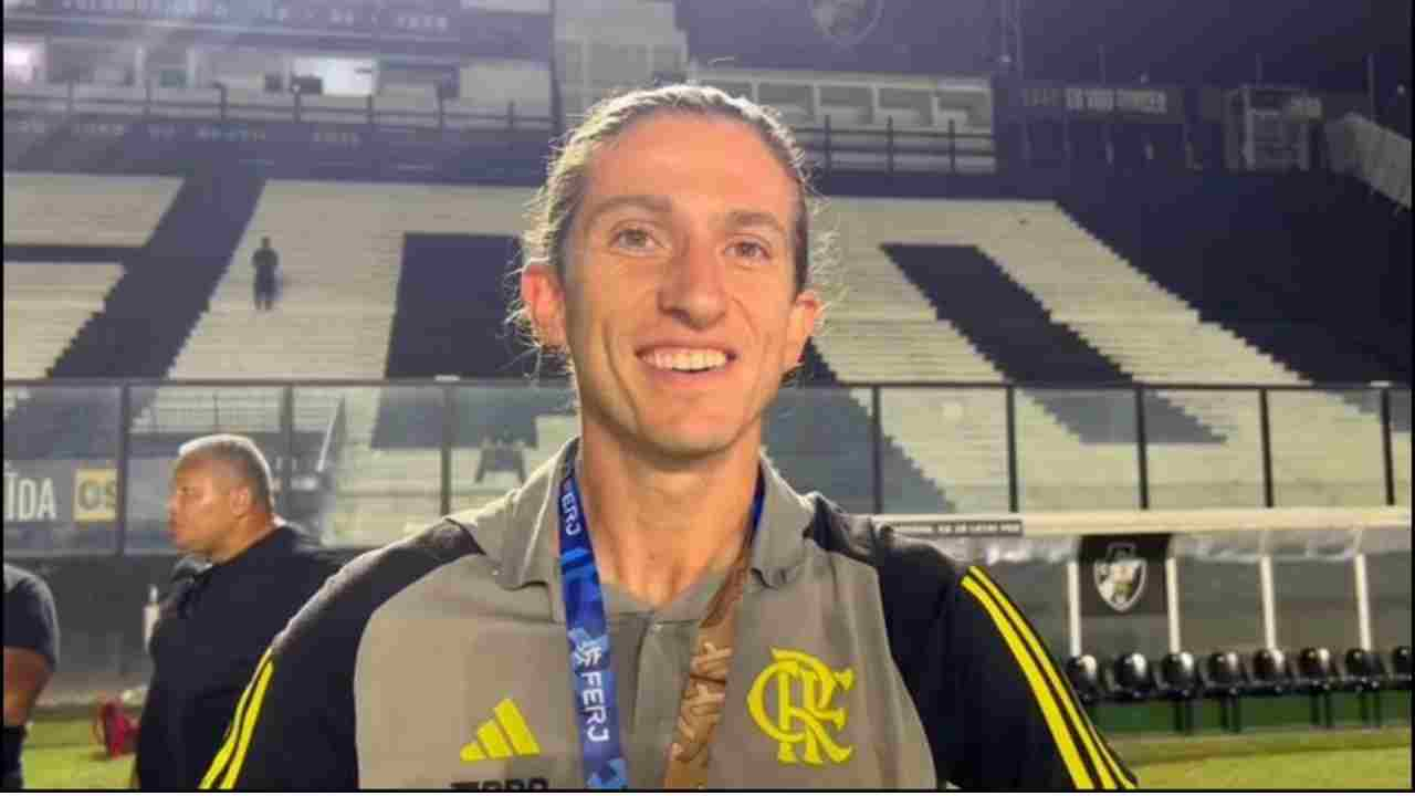 Filipe Luís, escolhido da torcida para assumir o time no lugar de Tite