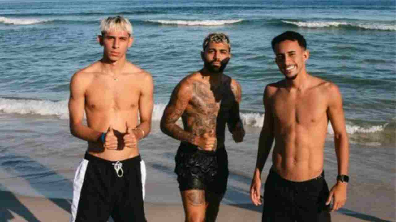 GABIGOL,WERTON E MATHEUS GONÇALVES APROVEITAM PRAIA APÓS TREINO  NESTA SEGUNDA - CONFIRA