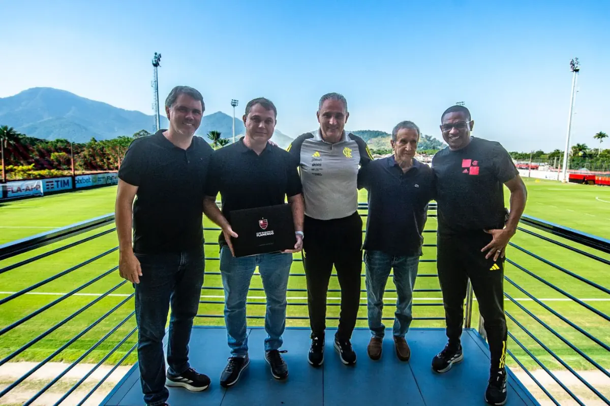 TETRA NA ÁREA! PARREIRA VISITA O NINHO DO URUBU E É RECEBIDO POR TITE