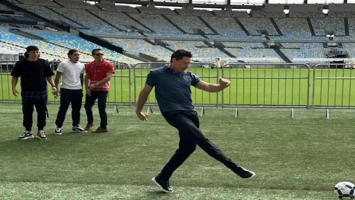 DEADPOOL & WOLVERINE: JOGADORES DO FLAMENGO APARECEM AO LADO DE RYAN REYNOLDS E HUGH JACKMAN NO MARACANÃ