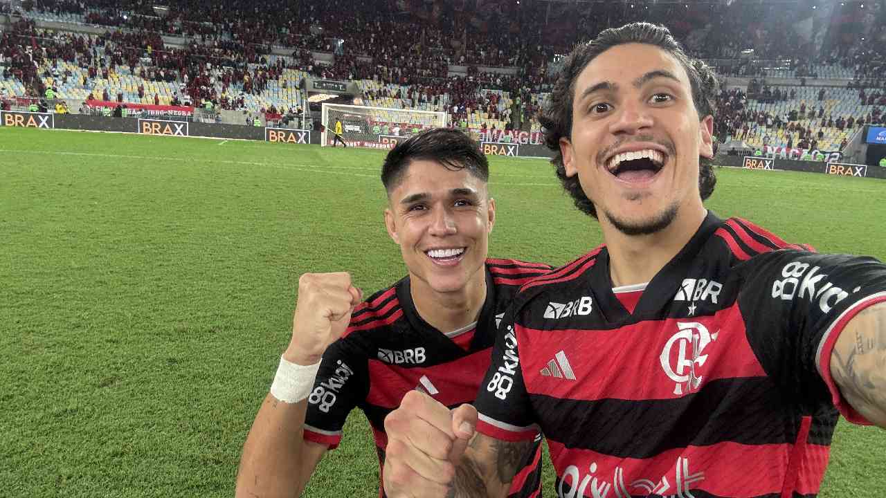 COM SHOW DA TORCIDA, FLAMENGO VENCE O PALMEIRAS PELO JOGO DE IDA DA COPA DO BRASIL