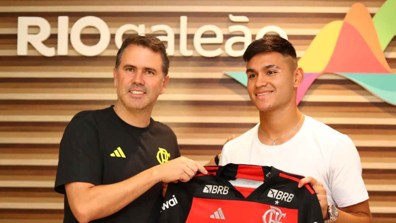 Alcaraz chega com festa ao Rio de Janeiro para jogar no Flamengo