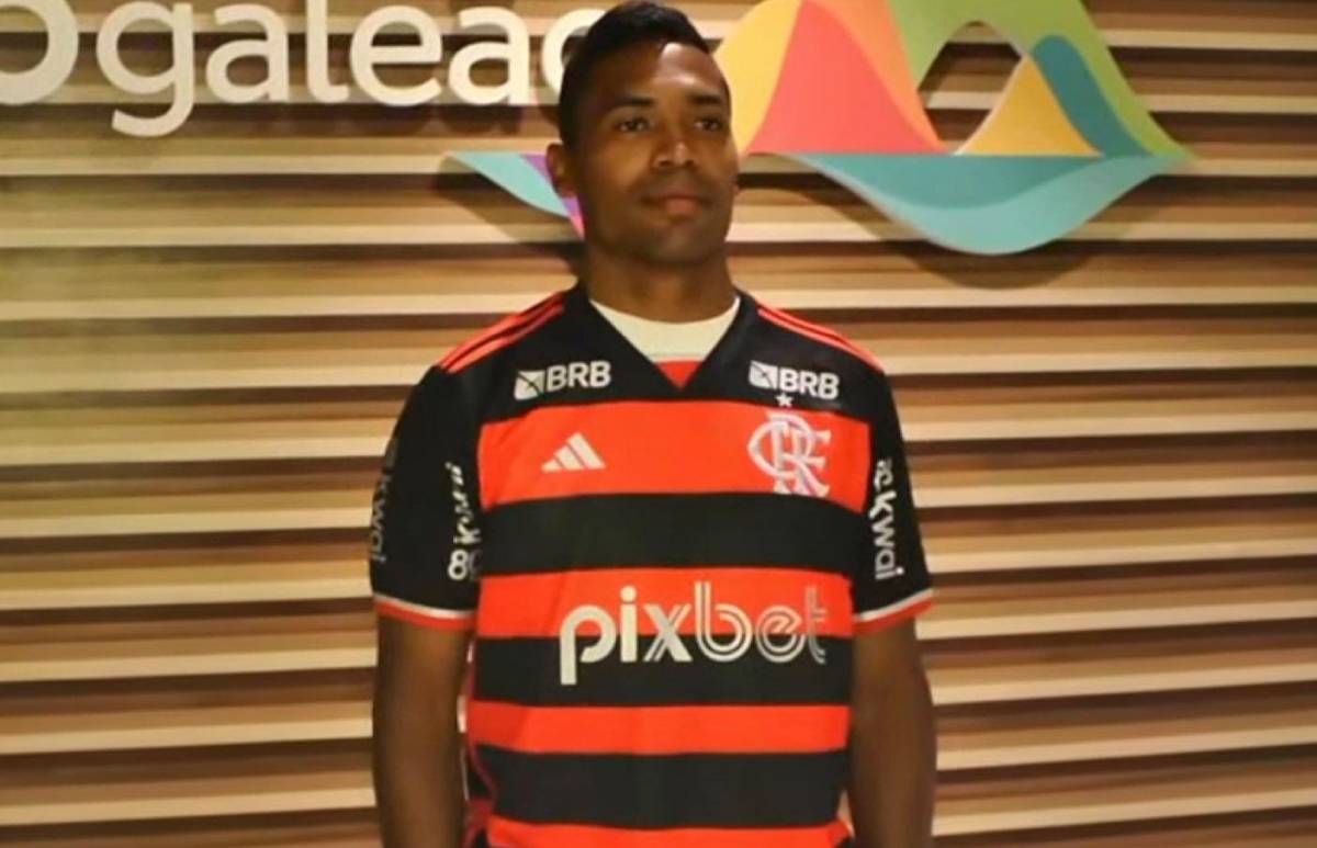 Alex Sandro chega ao Rio de Janeiro para reforçar o Flamengo