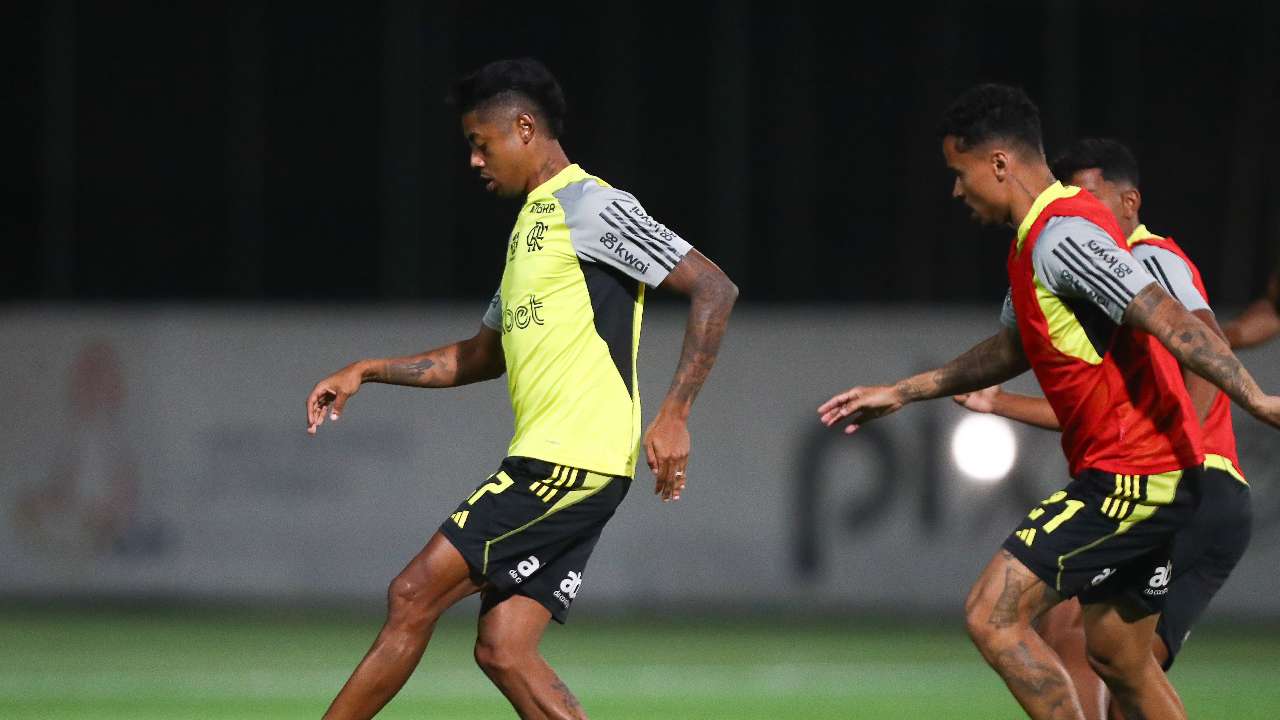 Saiu! Confira a escalação do Flamengo para encarar o Bragantino