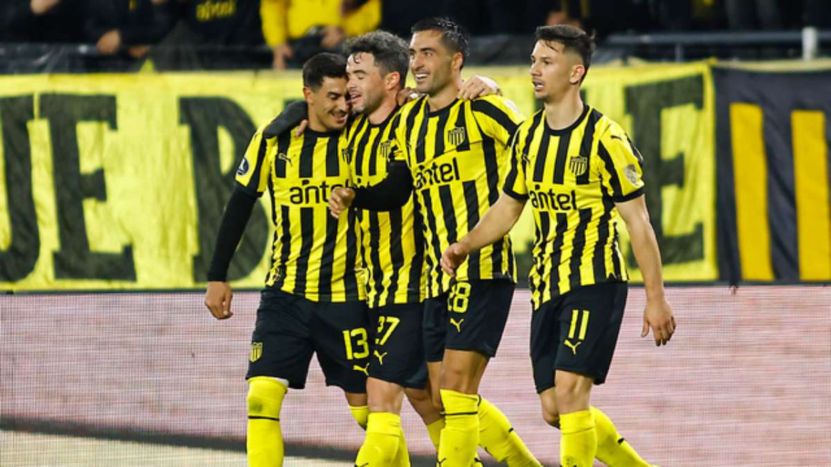 Peñarol goleia The Strongest e pode pegar o Flamengo na Libertadores