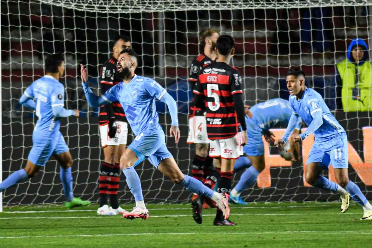 Gols de cabeça parecidos em sequência ligam o alerta no Flamengo