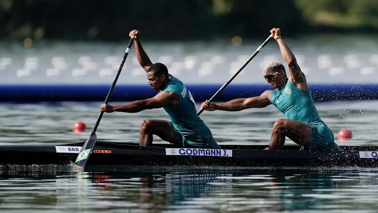 Olímpiadas: Isaquias Queiroz e Jack Godmann avançam para as semifinais da canoagem de velocidade