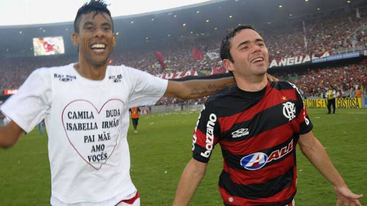 Léo Moura elege top-5 da história do Flamengo