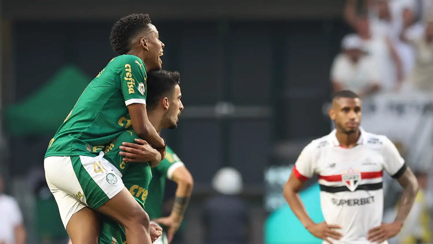 Com vitória pra cima do São Paulo, Palmeiras iguala o Flamengo em pontos no Campeonato Brasileiro