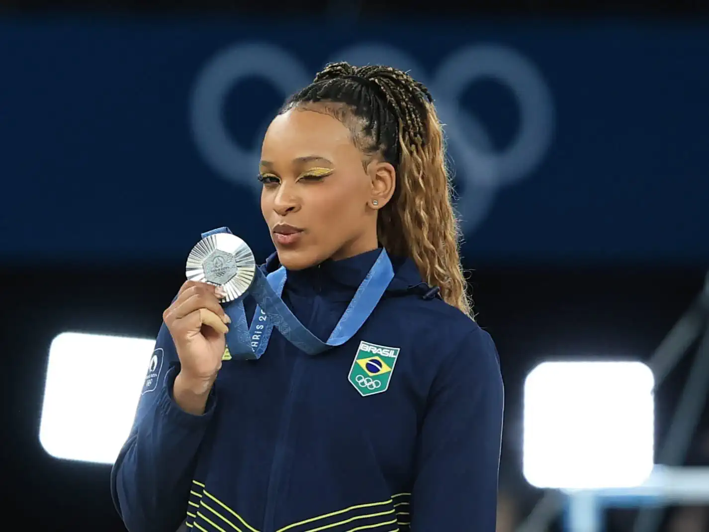 Atleta do Flamengo, Rebeca Andrade conquista quinto pódio olímpico com prata no salto