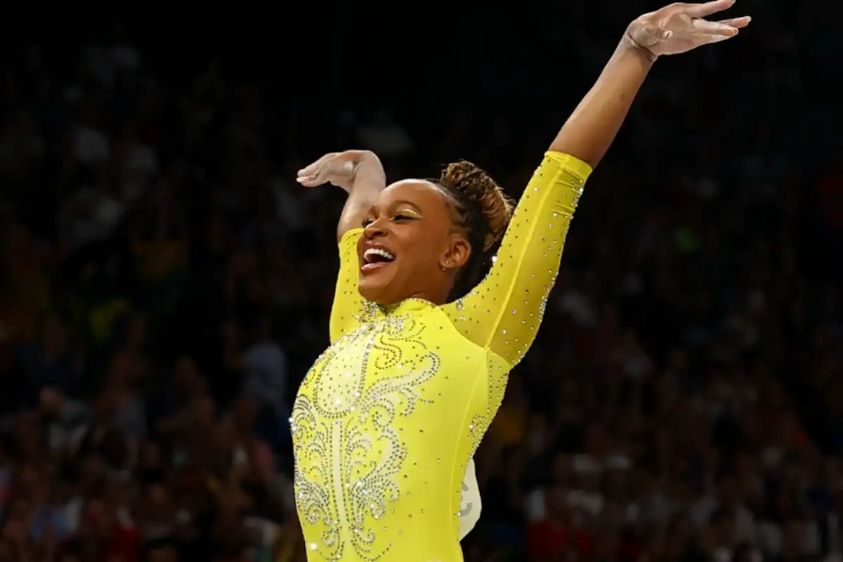 Olimpíadas: Atleta do Flamengo, Rebeca Andrade é prata no individual geral na Ginástica