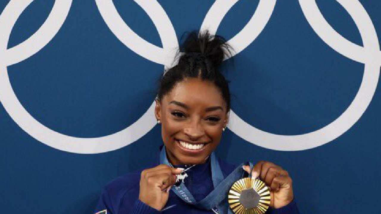 Simone Biles elogia Rebeca Andrade nas Olimpíadas de Paris: "Ela é boa"