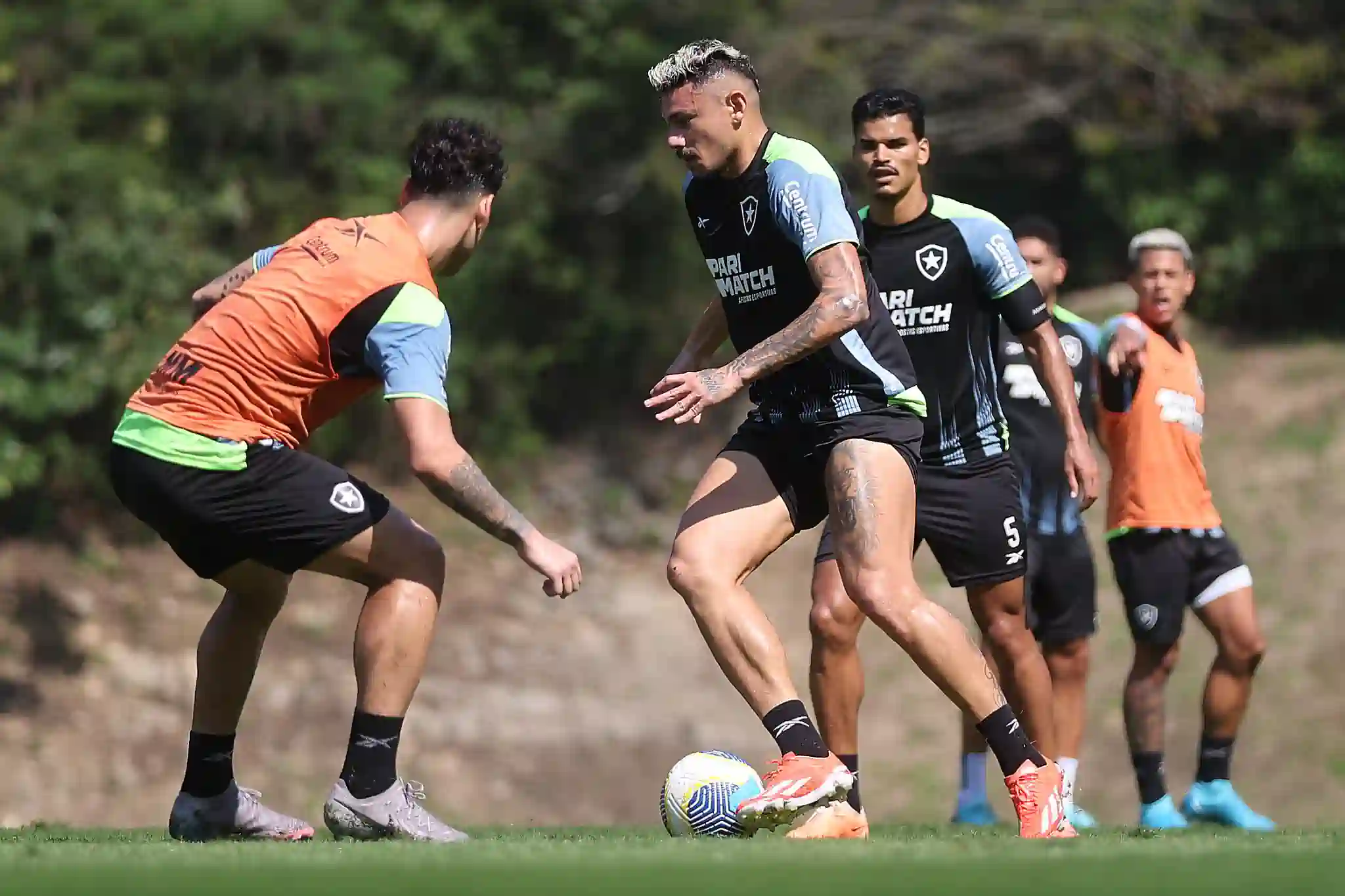 De olho no rival! Botafogo ganha reforço para a partida diante do Flamengo, no Nilton Santos