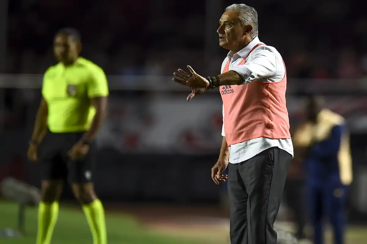 Torcida do Flamengo fica na bronca com péssimas atuações de atletas contra o Botafogo