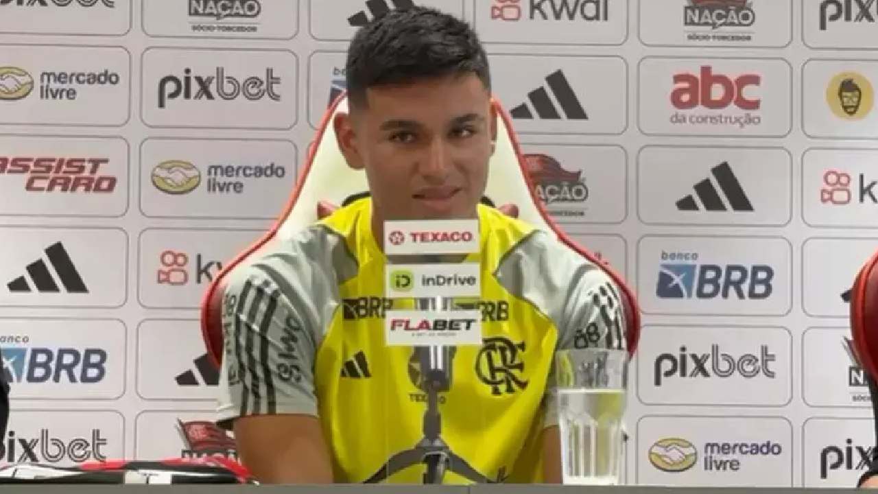 Carlos Alcaraz é apresentado pelo Flamengo e elogia Clube: "Maior da América do Sul"